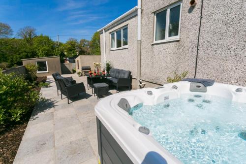 Llanfaelog House | Cil Haul