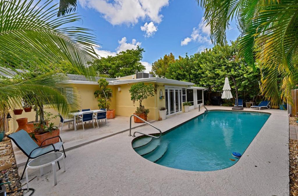 North Palm Beach House | Cinderella's Beach Cottage