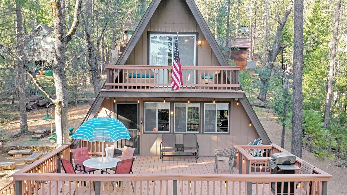 Glencoe Cabin | Cinnamon Bear-Adorable A-Frame with A/C!