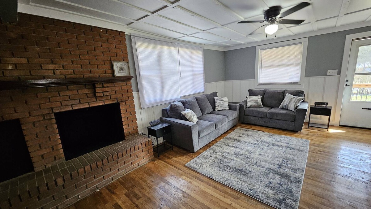 Eccles House | Circleview Suite, Nestled 5 minutes from Beckley,1934 home Remodeled and updated