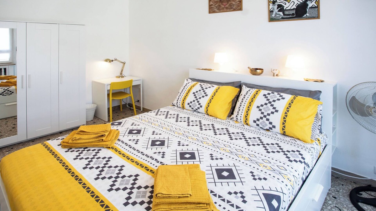 Ripa Apartment | Circo Massimo elegant, spacious flat with stunning views of the Palatine Hill