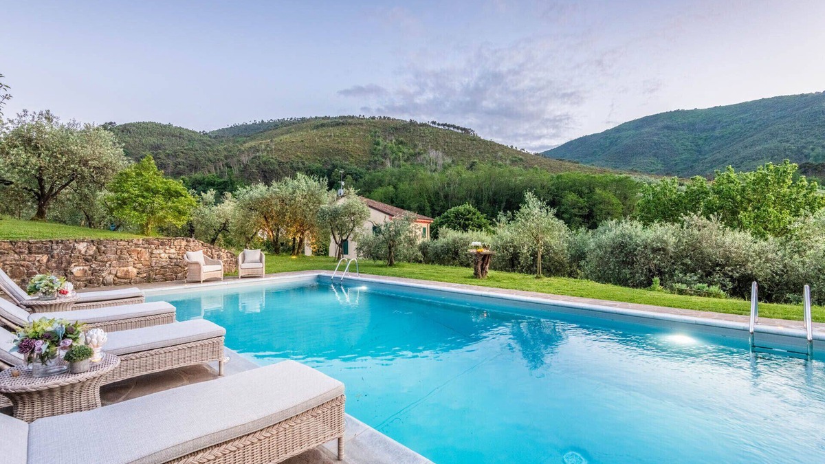 Pieve di Compito Villa | Citrus Charm Farmhouse, a Country Villa with Pool on the hills of Lucca