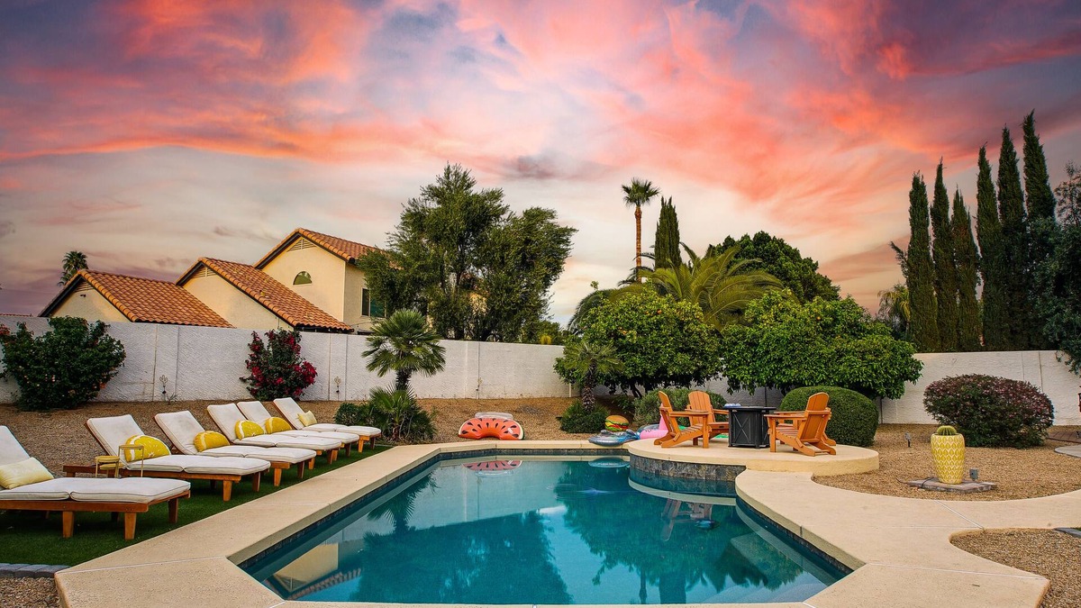 Paradise Valley Village House | Citrus Oasis: Ideal Location, 14 beds, 3700 sq ft