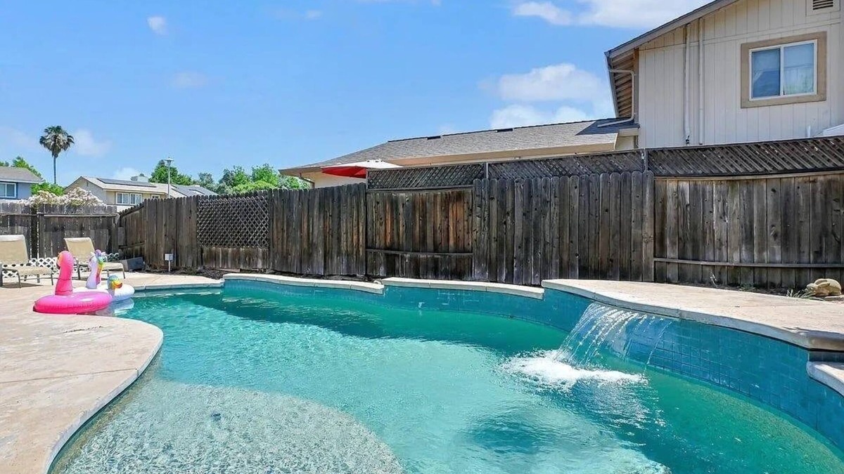 Citrus Heights House | Citrus Retreat with Pool