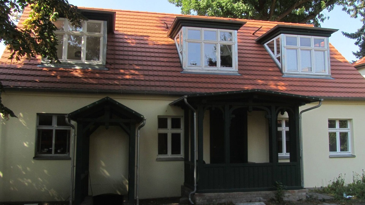 Schmoeckwitz Apartment | City and countryside, fully equipped apartment in the fisherman's house on the lake for 2