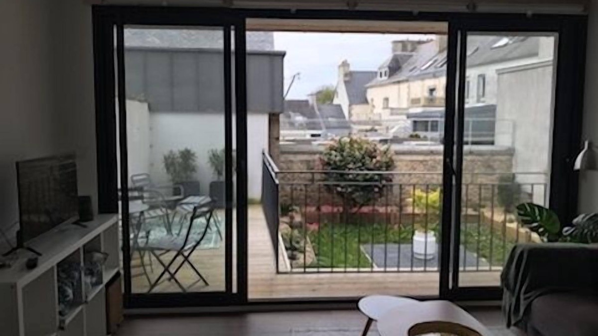 Saint-Pol-de-Leon Apartment | City center apartment with terrace at the foot of the cathedral.
