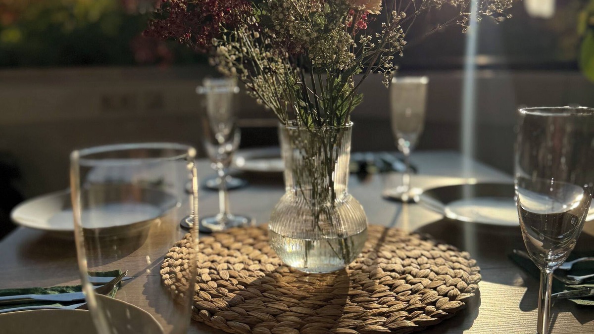 Suelz Apartment | City Center Retreat/1 min Train Station