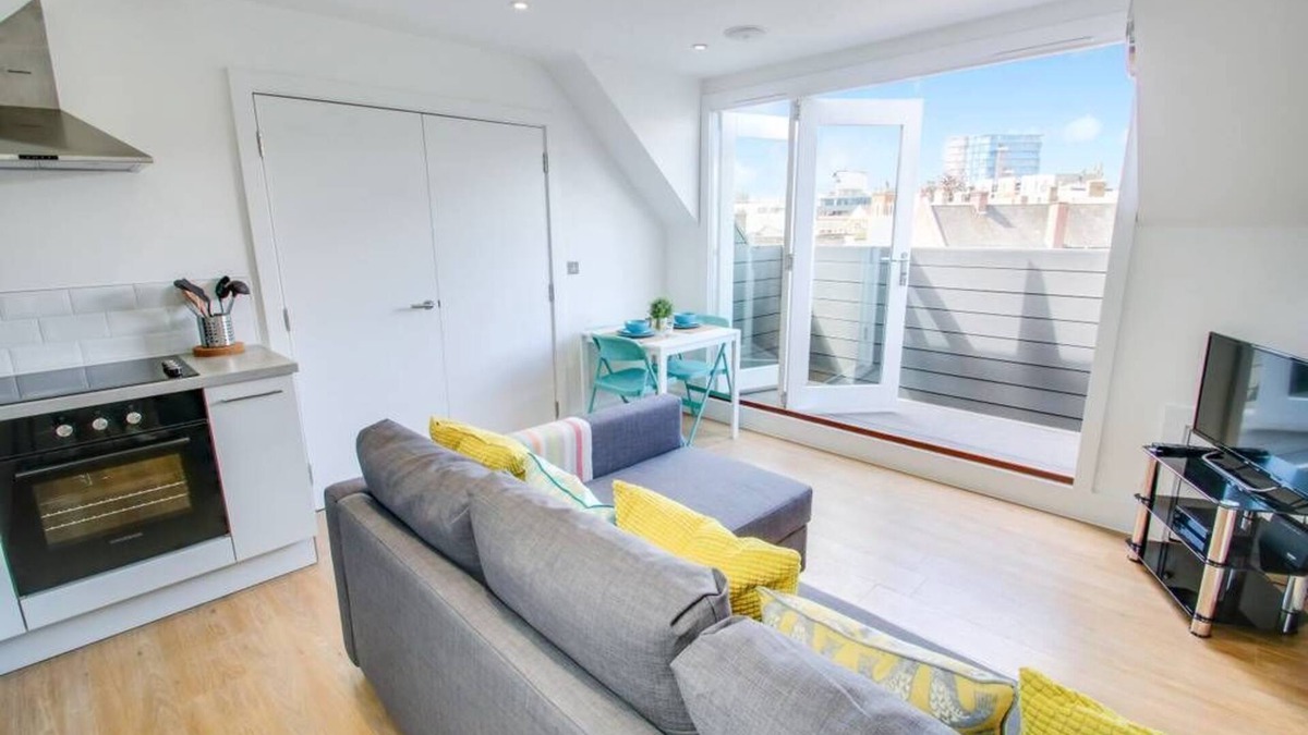 Chelmsford Apartment | City Centre Penthouse Apartment, near Cathedral