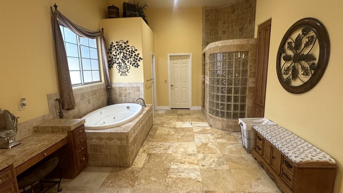 Waddell House | City/Country acre Estate with pool, fire pit, bbq areas