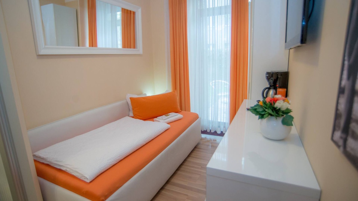 Gleimviertel House | City Guesthouse Pension Berlin