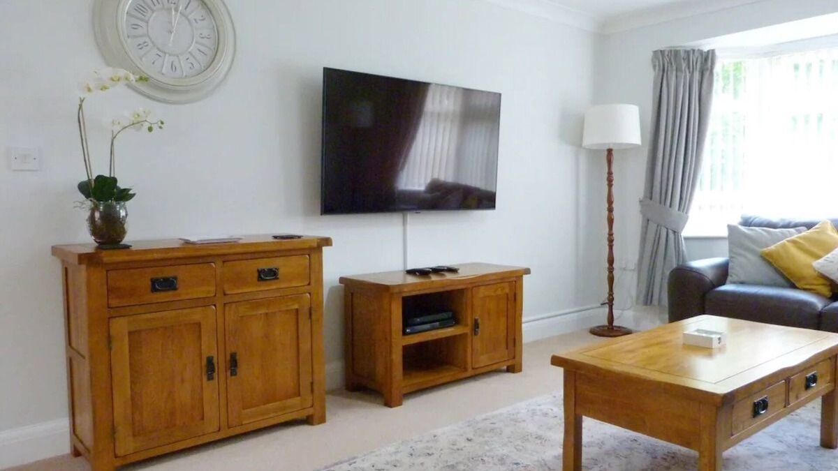 Salisbury Cottage | City Haven 10 min walk Cathedral & City + Netflix