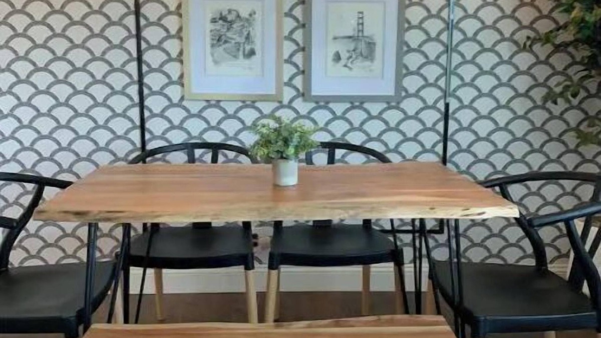 Hayward Condo | City Lights and Sunset Views Stylish Condo with Free Parking and Wi-fi!