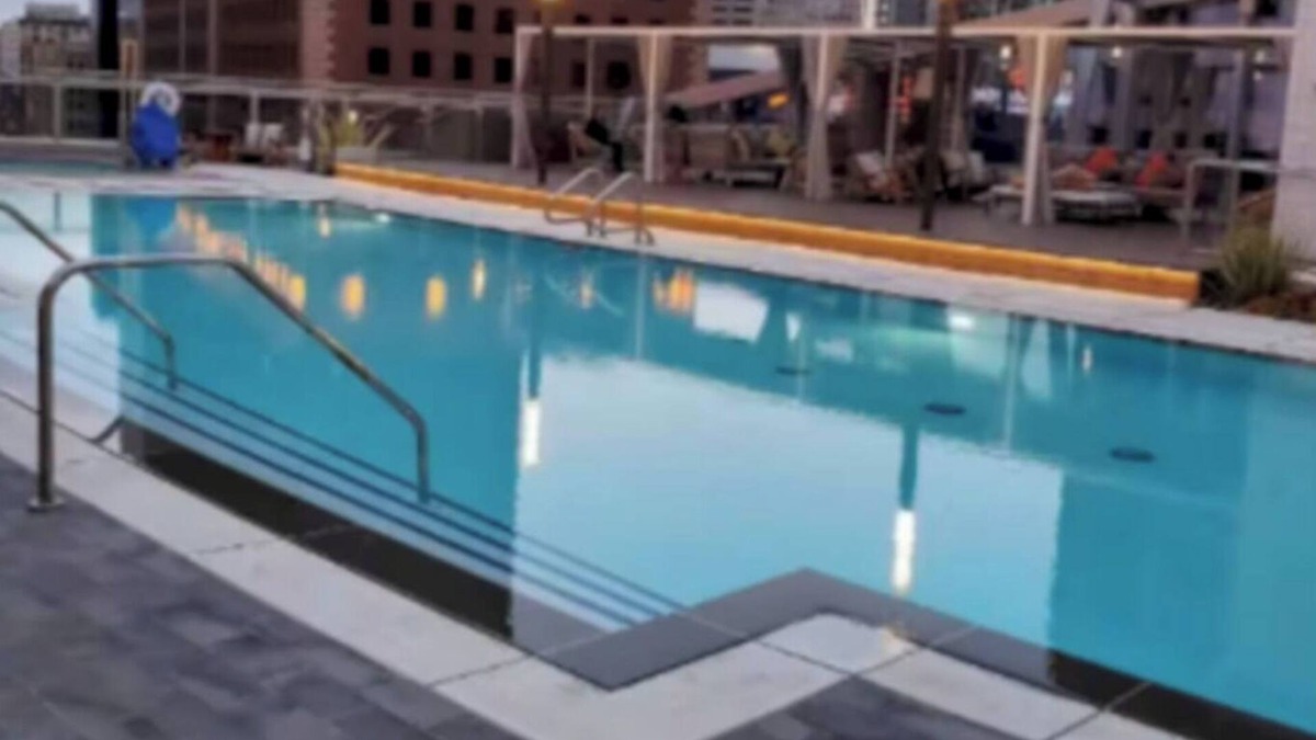 Historic Core Apartment | City Skyline Views 3Bed Apt with Rooftop Pool, Spa,& Rooftop deck