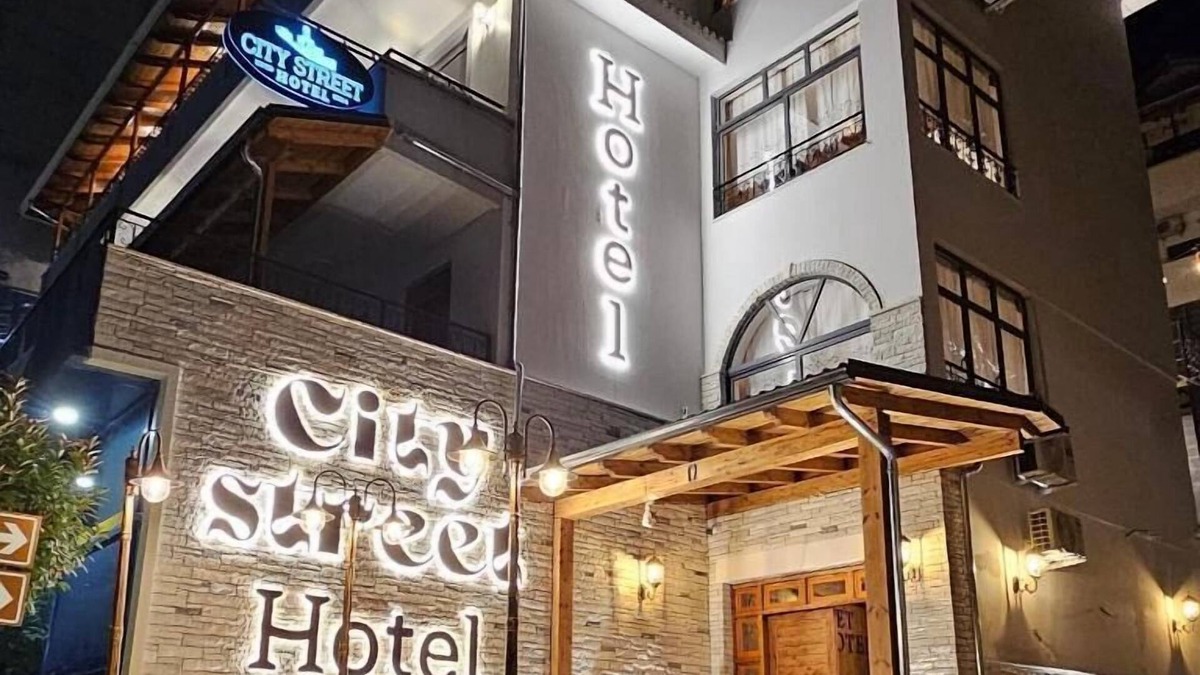 Gjirokaster Hotel | City Street Hotel