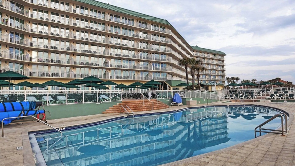 Ormond Beach Resort | City-View 2BR Condo – Full Kitchen, Resort Pool Access & Great Value Stay