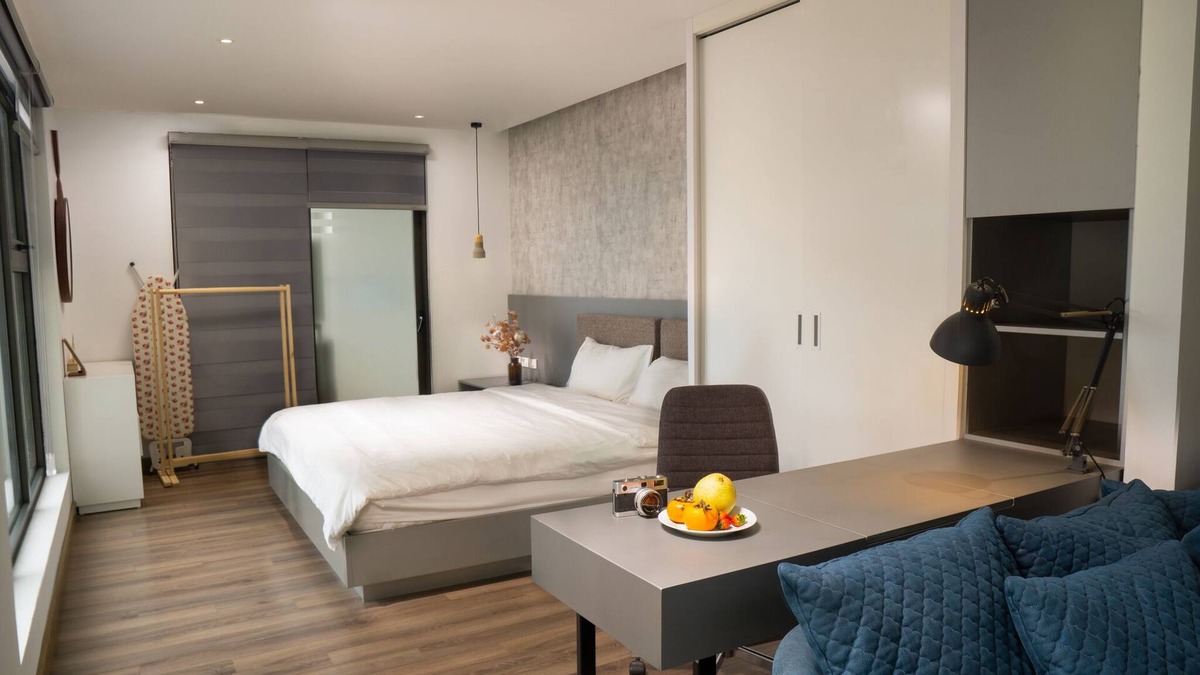 Quang An Apartment | City view from apartment- 5 min walk to Westlake