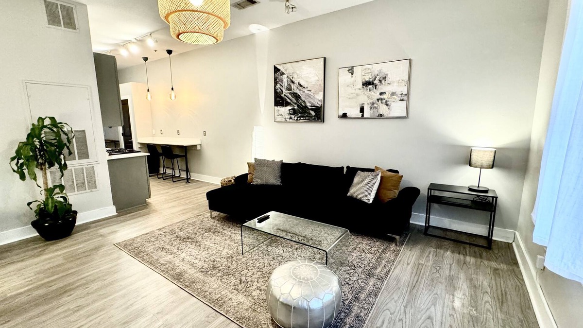 Peoplestown Apartment | City View Loft Over the Hills