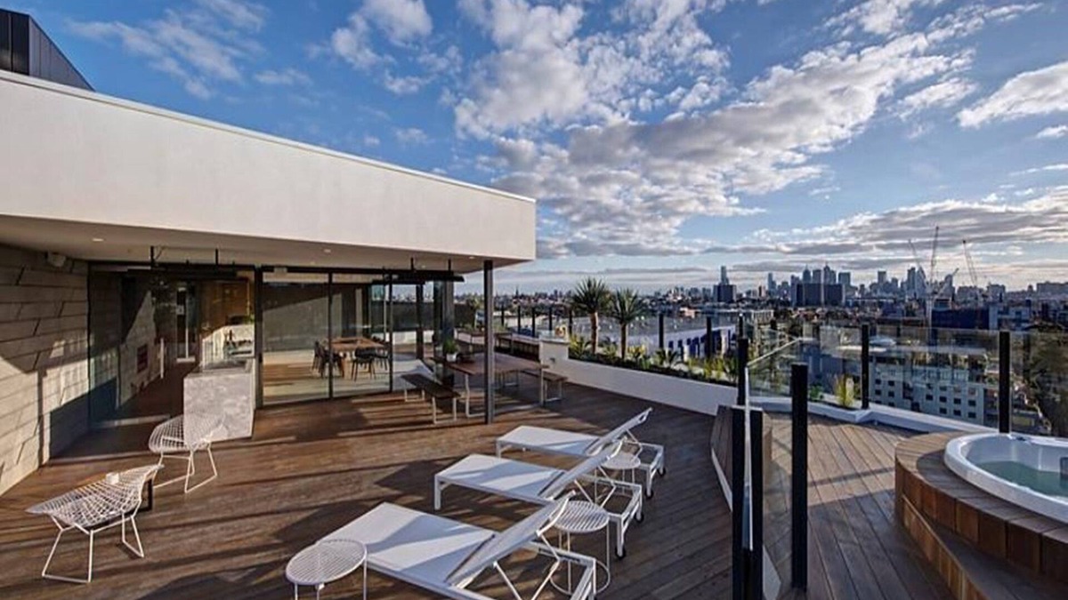 Abbotsford Apartment | City Views Riverside 2 Bed/2 Bath Resort apartment