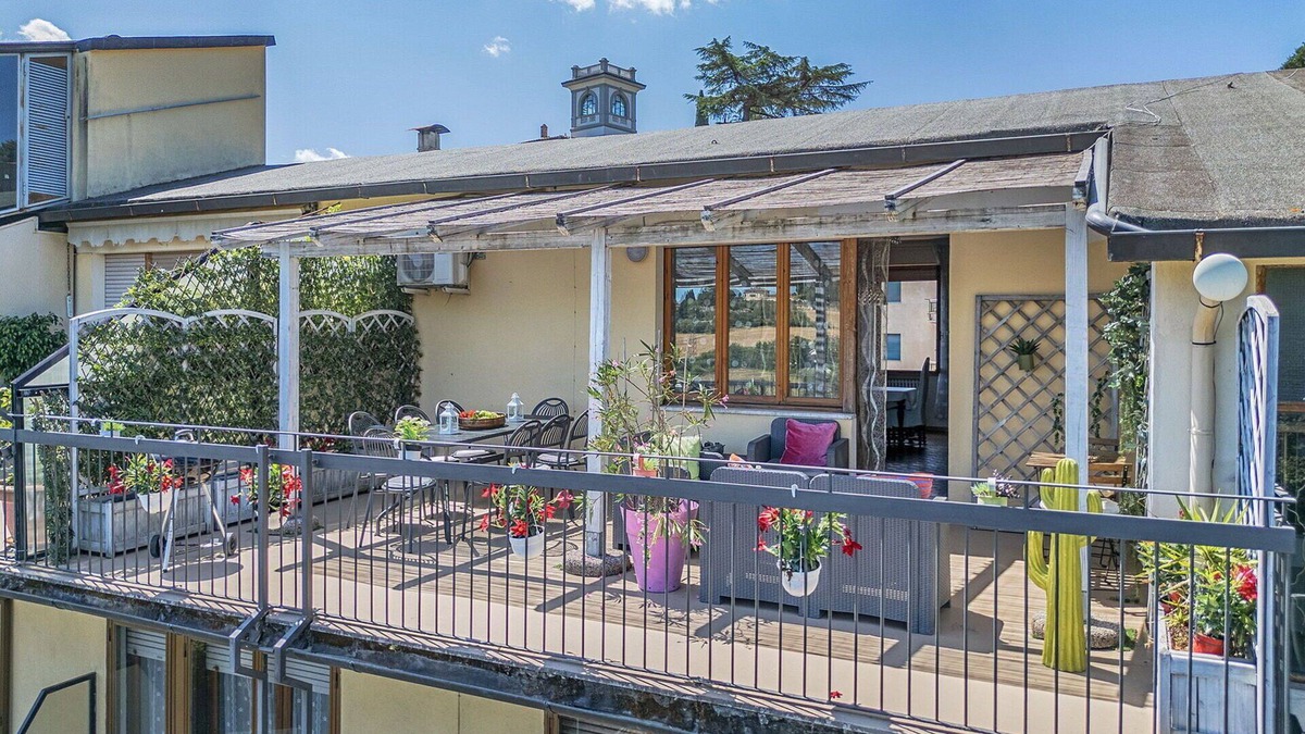 Siena Apartment | City/Village Apartment in Siena with 4 bedrooms sleeps 8