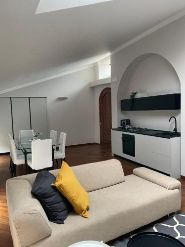 Chiaravalle Apartment | CIVICO 16