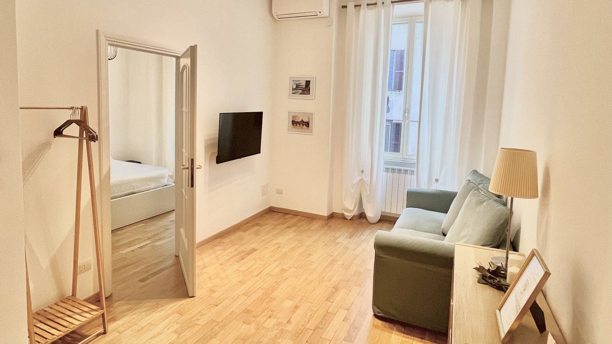 Rione XIV Borgo Apartment | Civitas Leonina Apartment