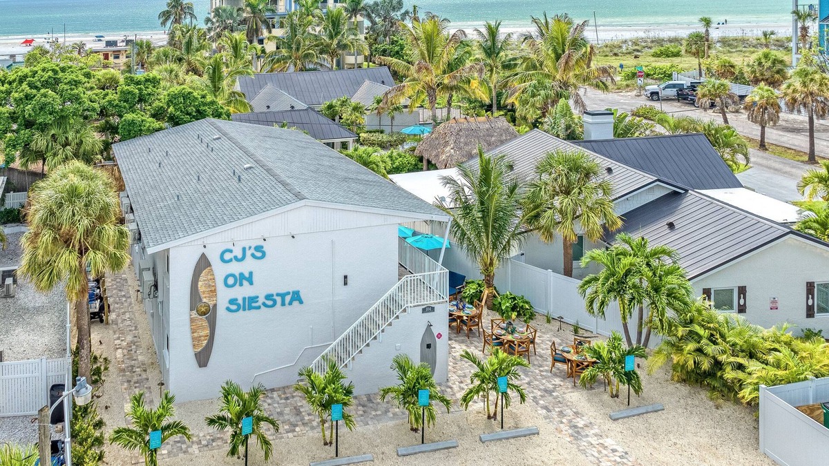 Siesta Key Village House | CJs - Pet Friendly, Located in Siesta Key Village, Steps to Siesta Key Beach!