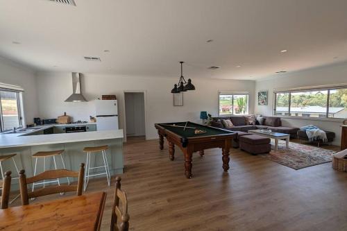 Upper Wakefield House | Clare Valley Escape