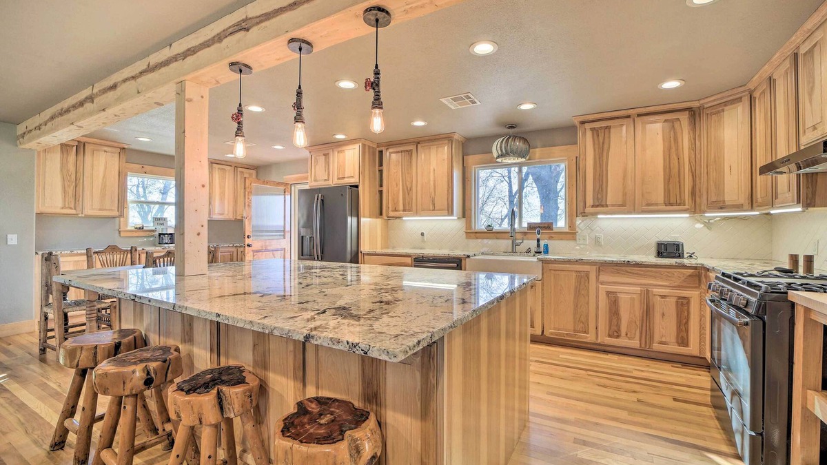 Claremore House | Claremore Country Home w/Large Yard & Grill!