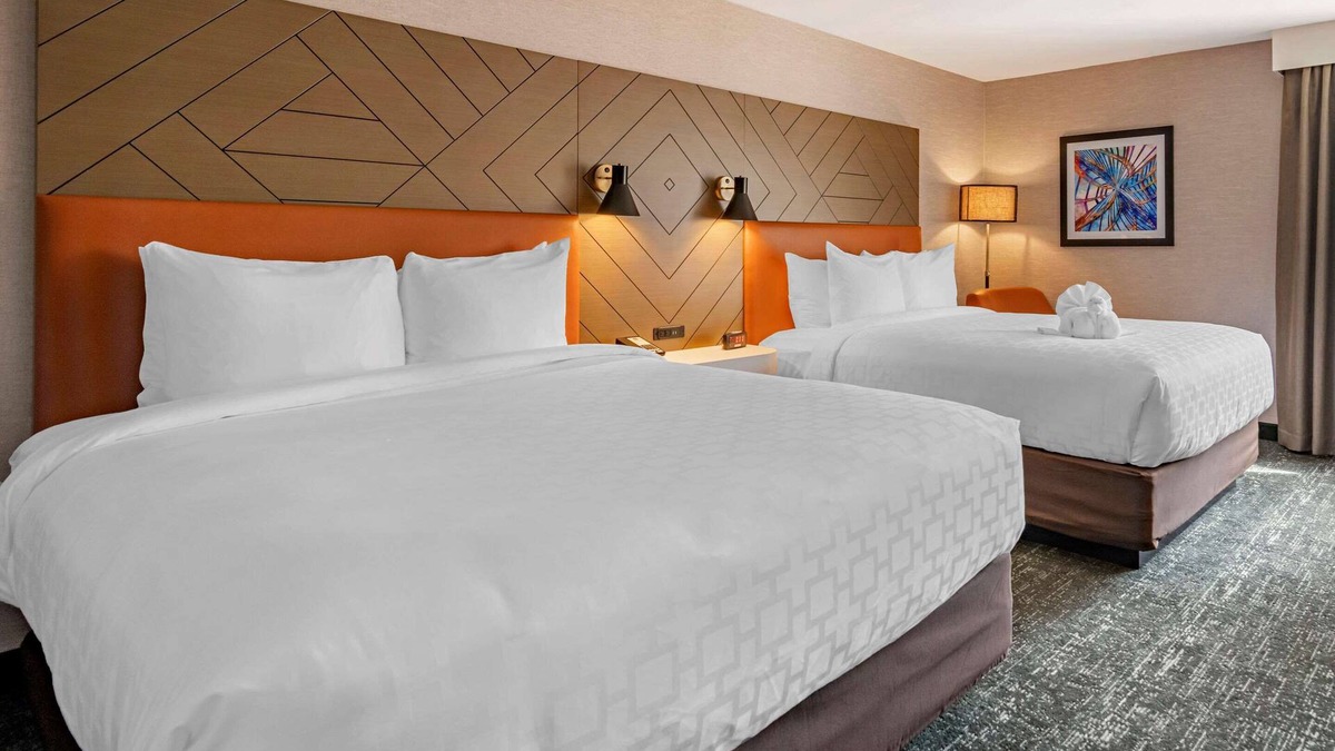 Nashua Hotel | Clarion Inn Nashua