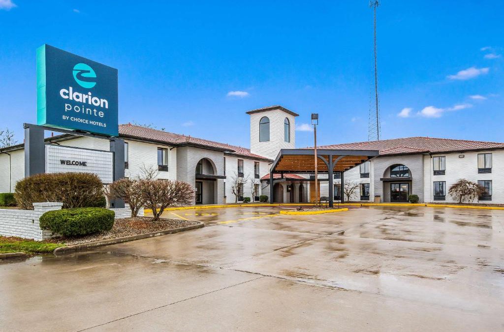 Richmond Hotel | Clarion Pointe Richmond North near University