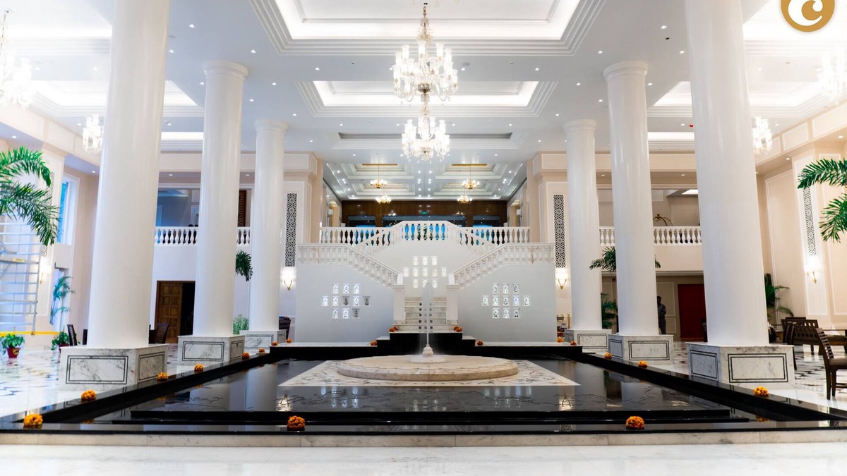 Auli Hotel | Clarks Avadh