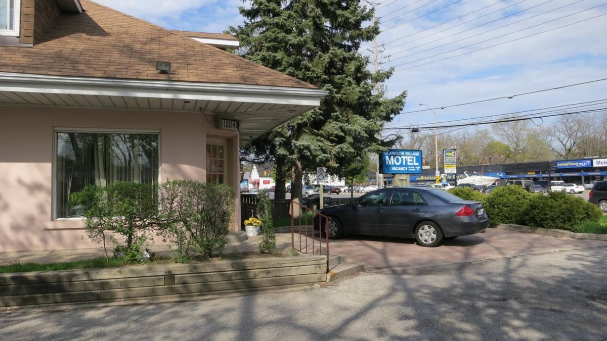 Clarkson Hotel | Clarkson Village Motel