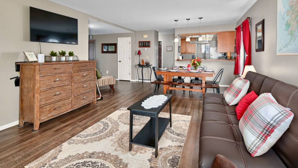 Kenai Apartment | Classic AK Townhome 2BR/2BA