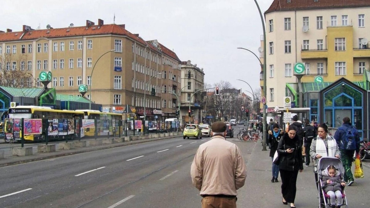 Neukoelln Apartment | Classic Berlin Charm Meets Modern Comfort – 5-Bedroom Group Apartment