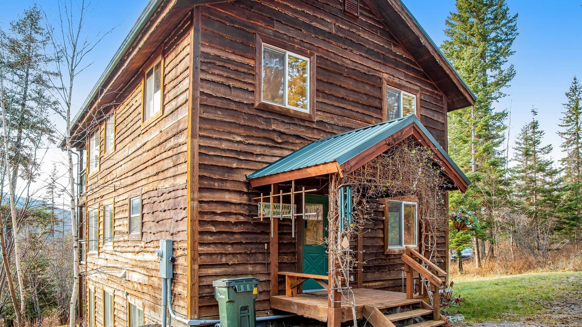 Bigfork Cabin | Classic cabin with gorgeous lake/mountain views, firepit & 2-story deck