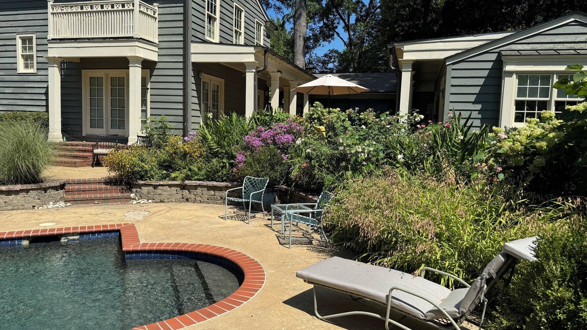 Messick Buntyn House | Classic Central Memphis Home with Pool