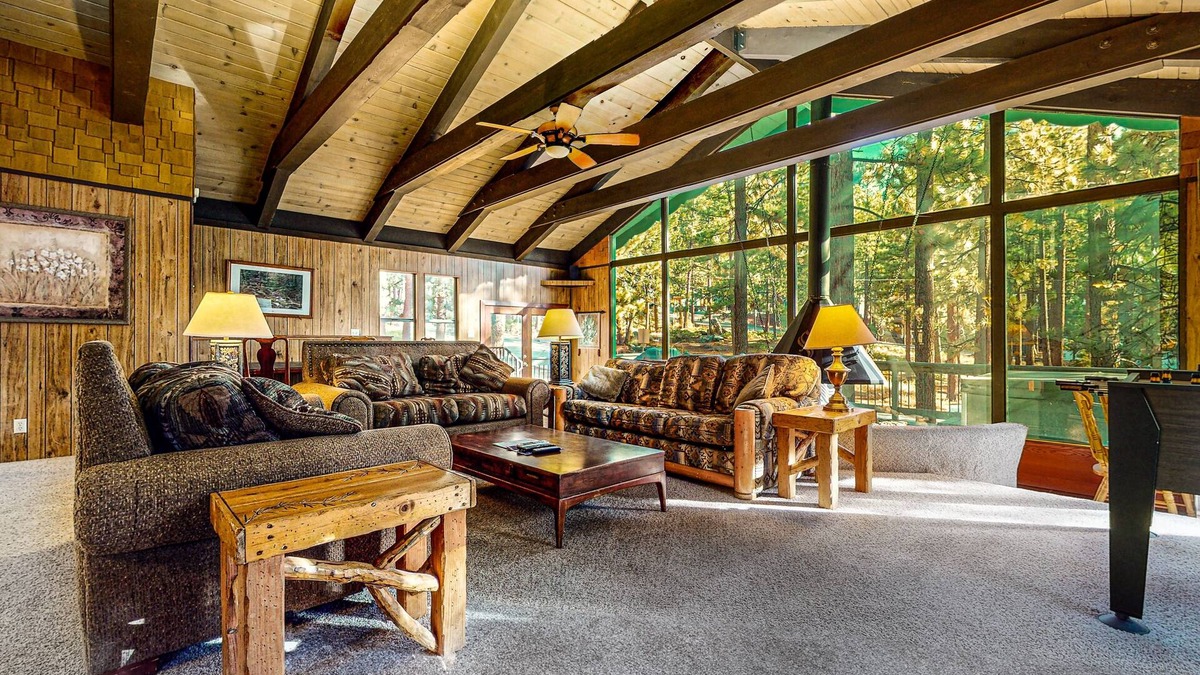 South Lake Tahoe House | Classic Charm in South Lake Tahoe Views of the Heavenly Mountain Slopes