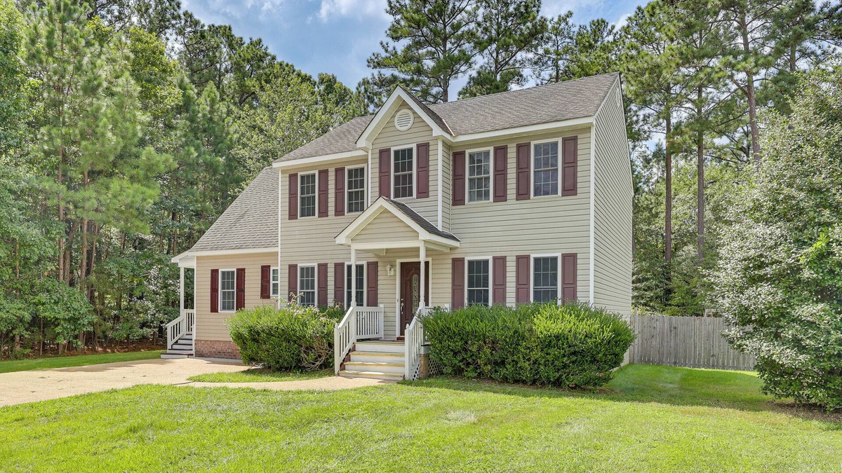 North Chesterfield House | Classic Colonial Home w/Private Yard in Richmond!