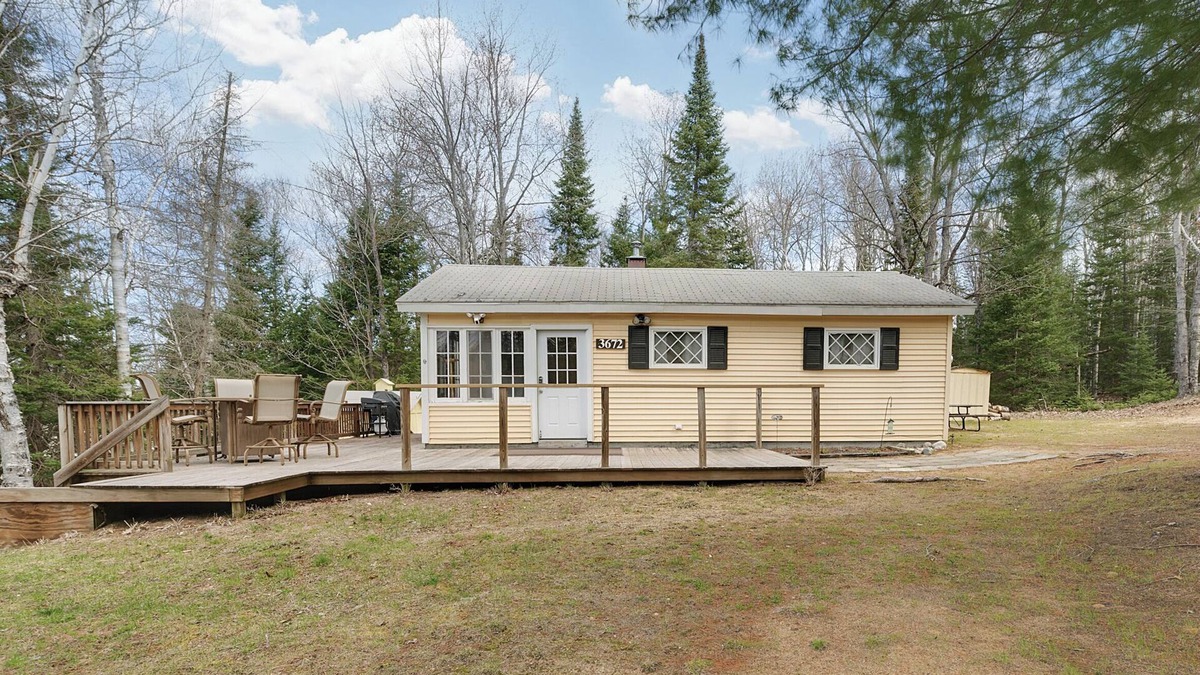 Wolverine Cottage | Classic Cozy Cottage centrally located for your fall color explorations!