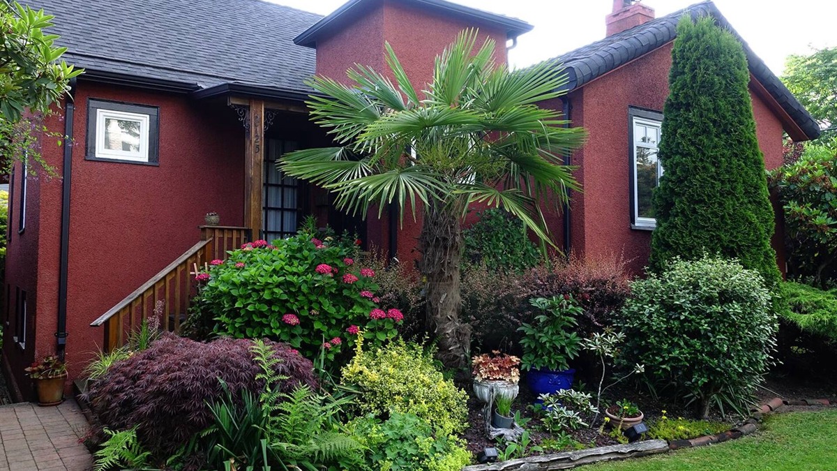 Kitsilano House | Classic Kitisilano two-room studio suite