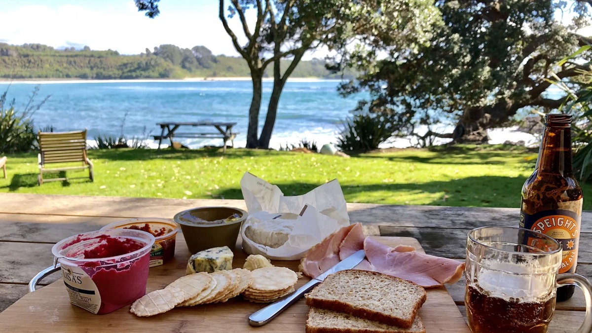 Te Tii House | Classic Kiwi Beach House at iconic white sandy bay-swim, kayak, fish, dive, walk