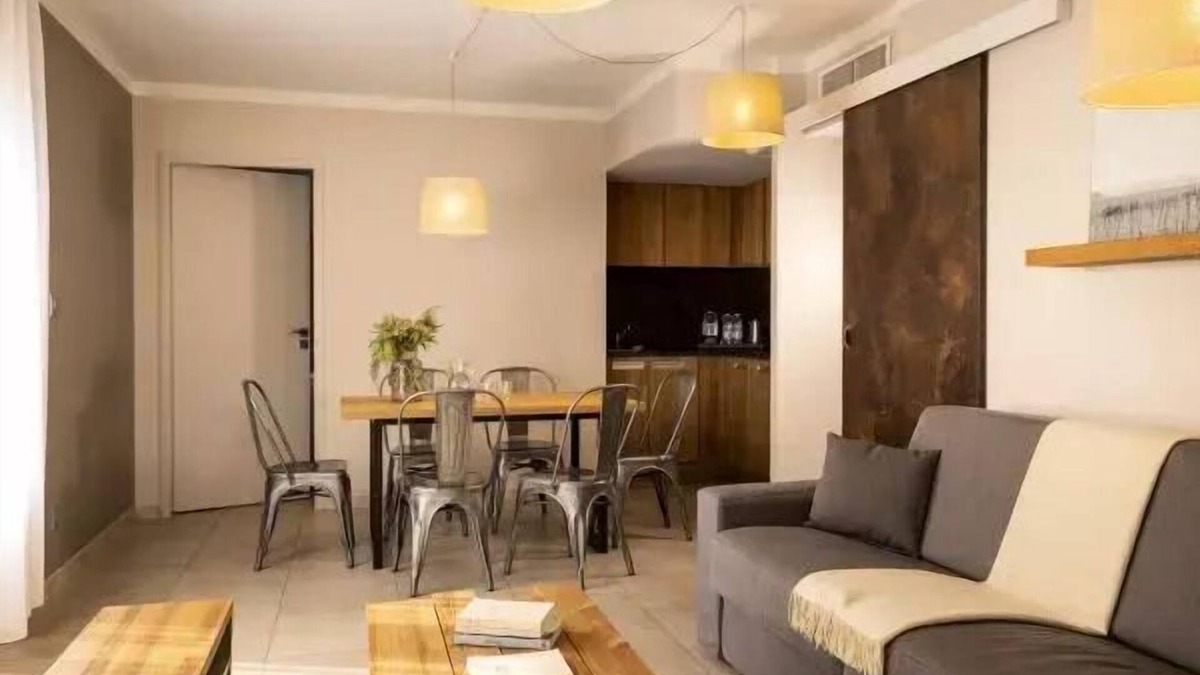 Claouey Apartment | Classic Lodge 2 Bedrooms 4 People
