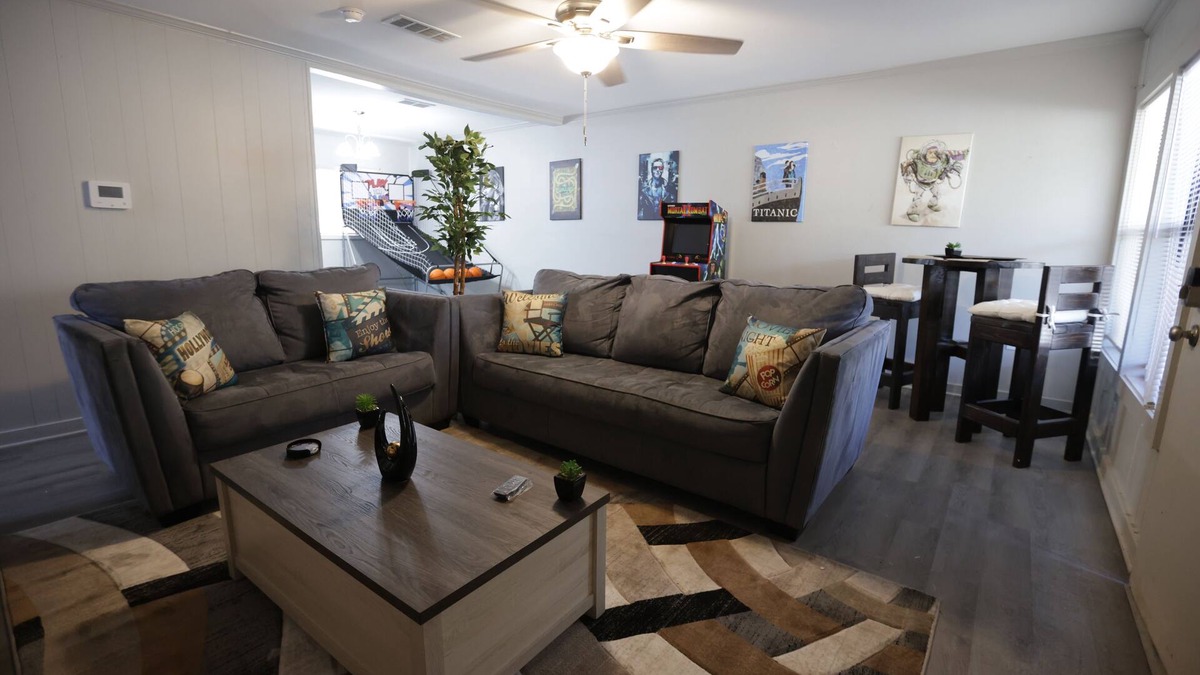Grambling House | Classic Movie Home on Gum - Walking Distance to GSU