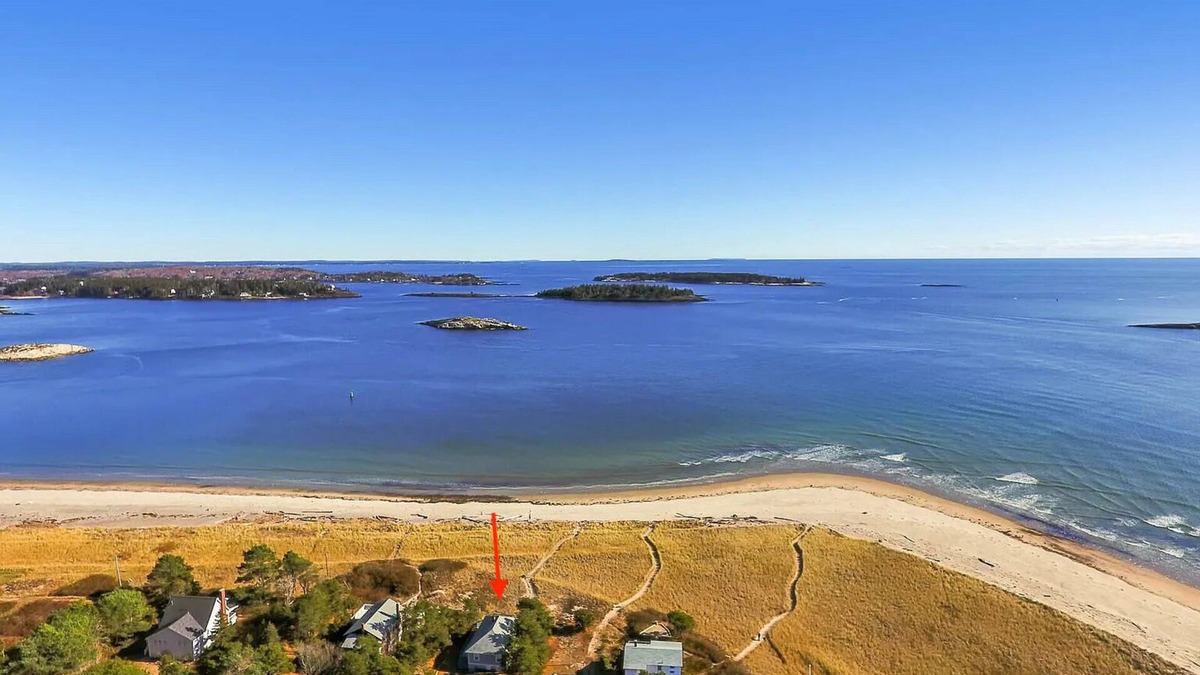 Phippsburg Cottage | Classic Popham Beachfront Cottage in Prime Location