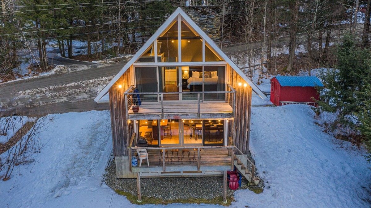 Stowe Ski Chalet | Classic Stowe Ski 3 Bedroom Chalet by RedAwning