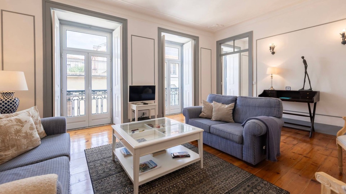 Martires Apartment | Classic & Super Central Apartment by LovelyStay