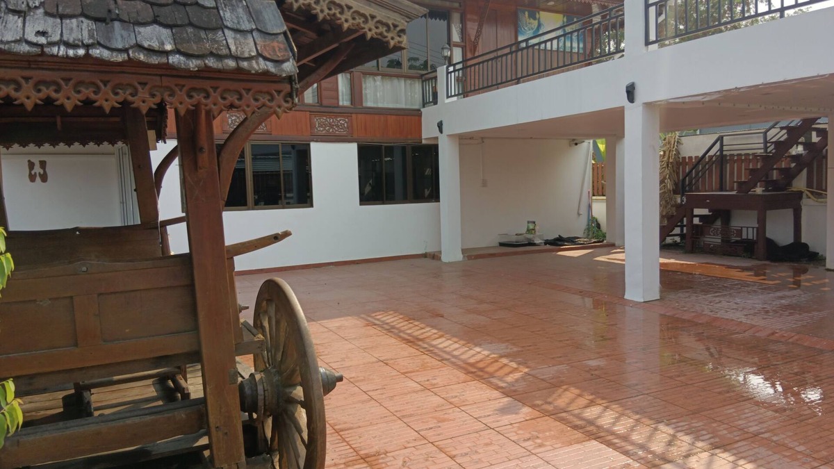 Pa Daet House | Classic Thai Healing Home near the airport