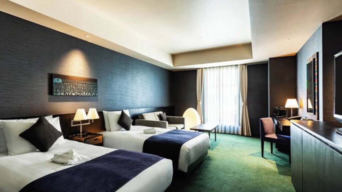 Nishiasakusa Hotel | Classy Twin hotel in welcoming Taito City with AC, fitness room, WiFi