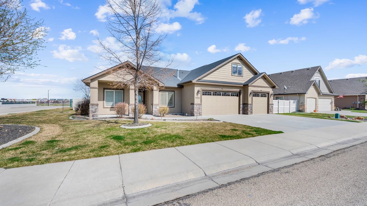 Meridian House | Clean and Comfortable Centrally Located 5br/3Bath home in Meridian, ID.