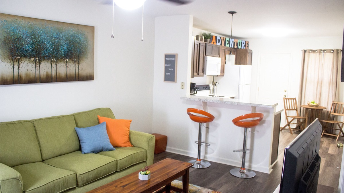 Conway House | CLEAN AND COMFY Conway TownHome!